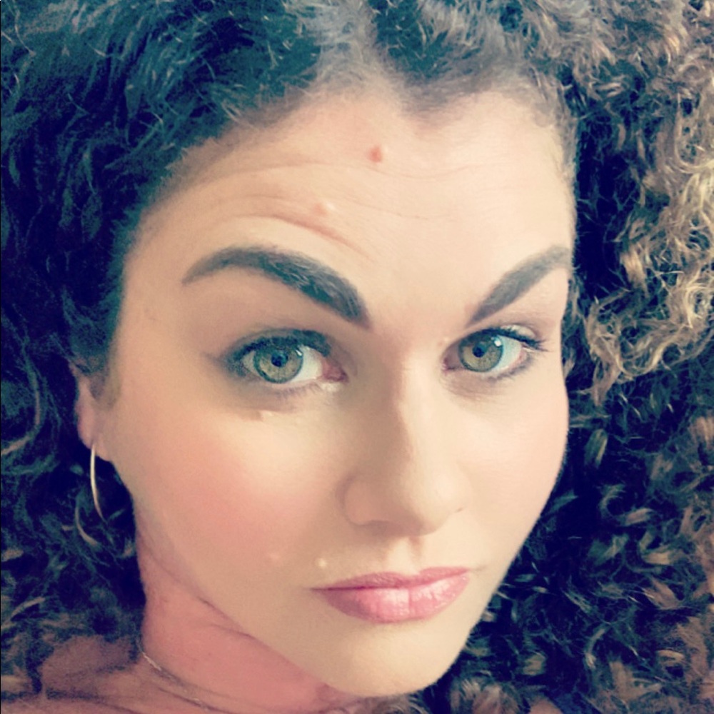 Meet your Posher, Danika